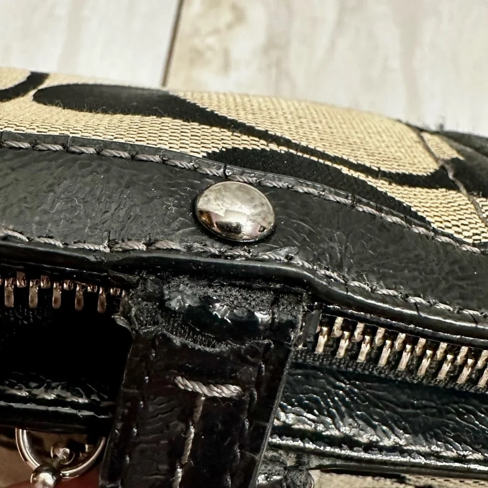 Coach Black and Cream Signature Tote Patent Leather Handles Trim Y2K  Classic - Picture 5 of 16